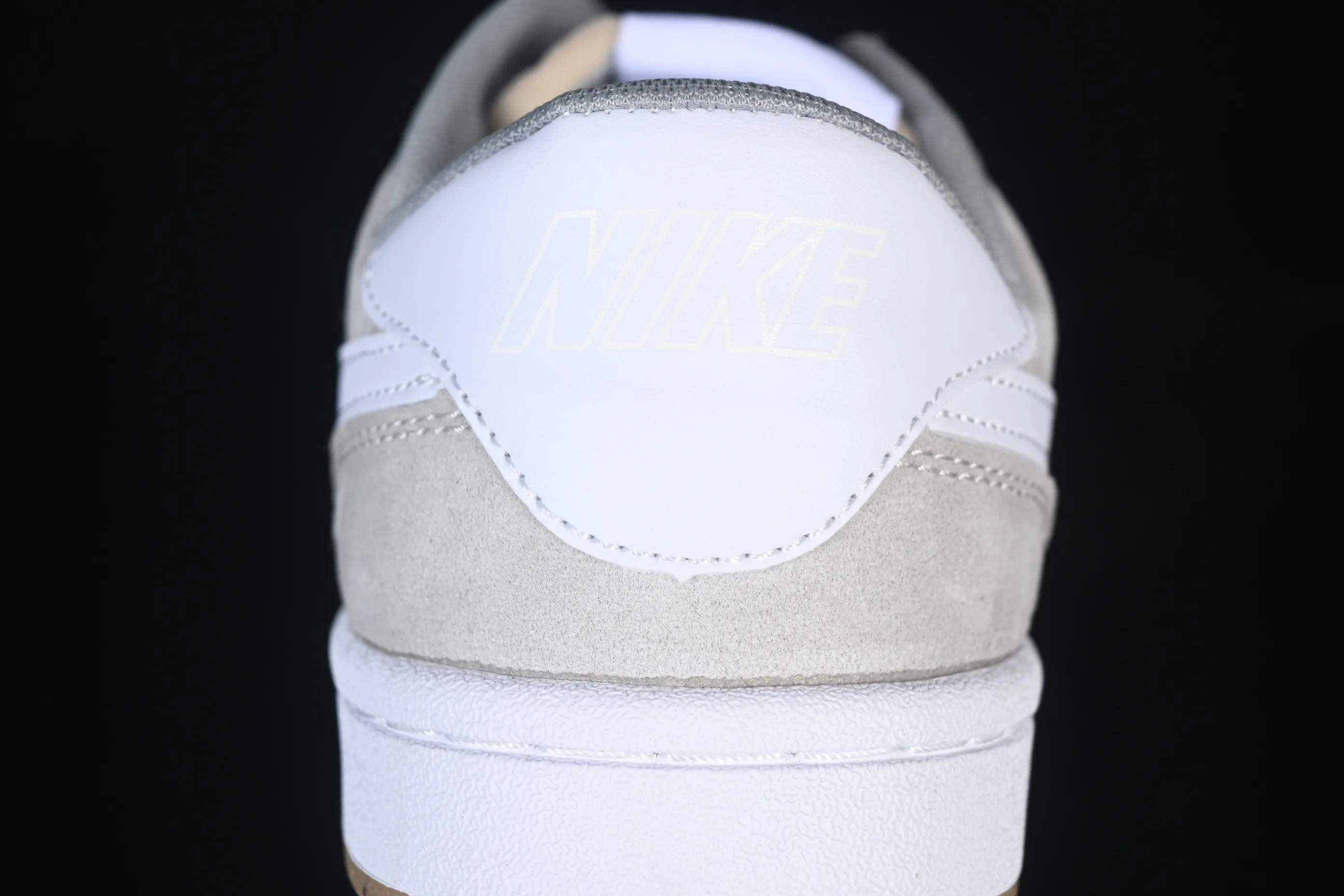 All categories Nk SB Dunk series Nike SB Fc Classic campus sneakers Nike SB Fc Classic Nike autumn and winter campus casual sneakers 909096-111
